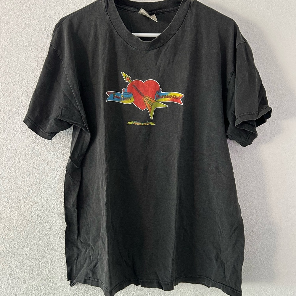 Tom Petty & The Heartbreakers classic heart logo graphic vintage tee